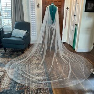 Tulle Pearl & Rhinestone Cathedral Length White/Winter White Bride/Costume Cape